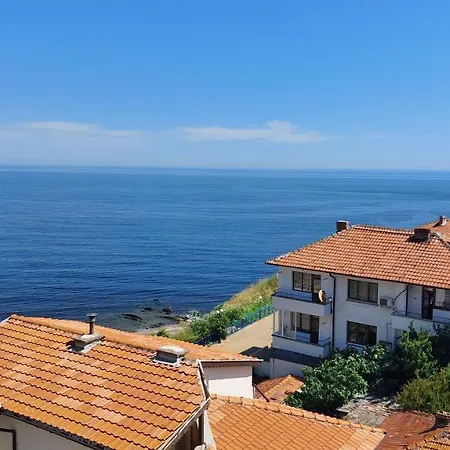 край морето 2* Ахтопол